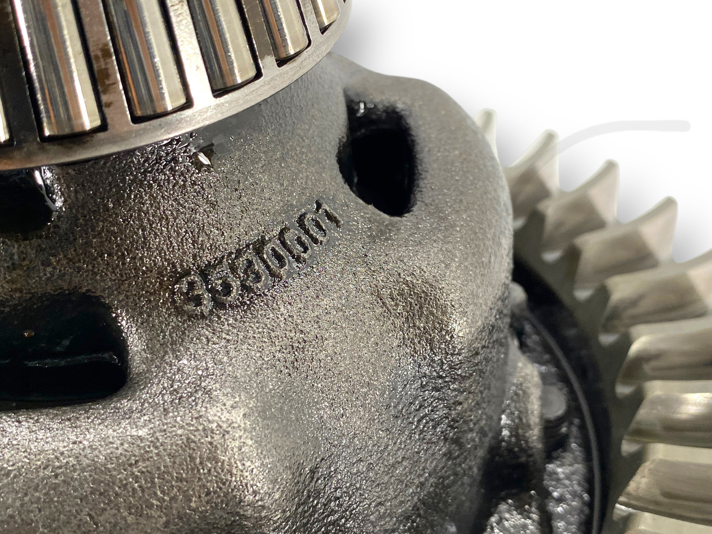 08-12 Ram 4500 5500 Magna Steyr 275MM Front Axle Differential Carrier 4.44 Gears