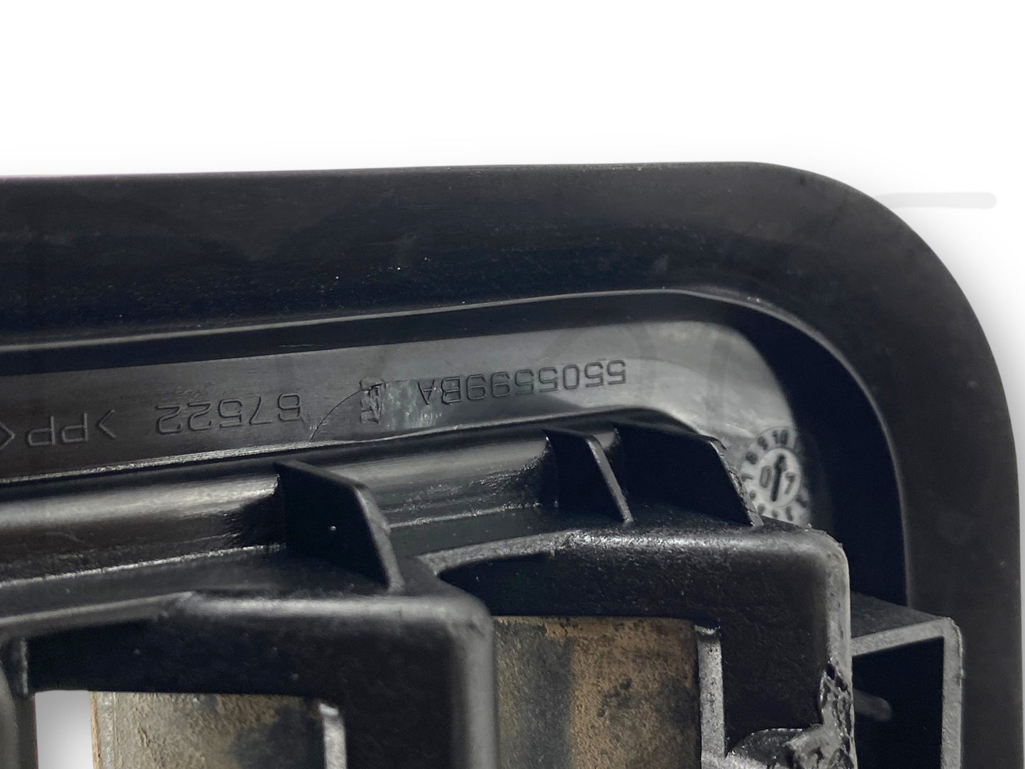 08-18 Dodge Ram 2500 3500 Rear Cab Air Breather Vent OE 5505599Ba