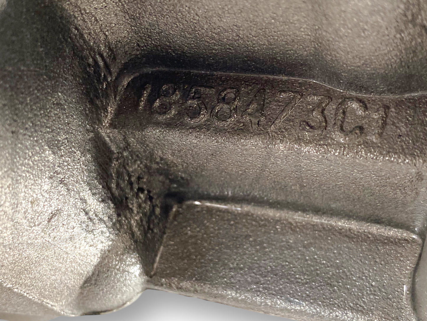 06-07 Ford F250 F350 6.0 6.0L Diesel Rocker Box Arm Housing 20MM 1858473C1 OE