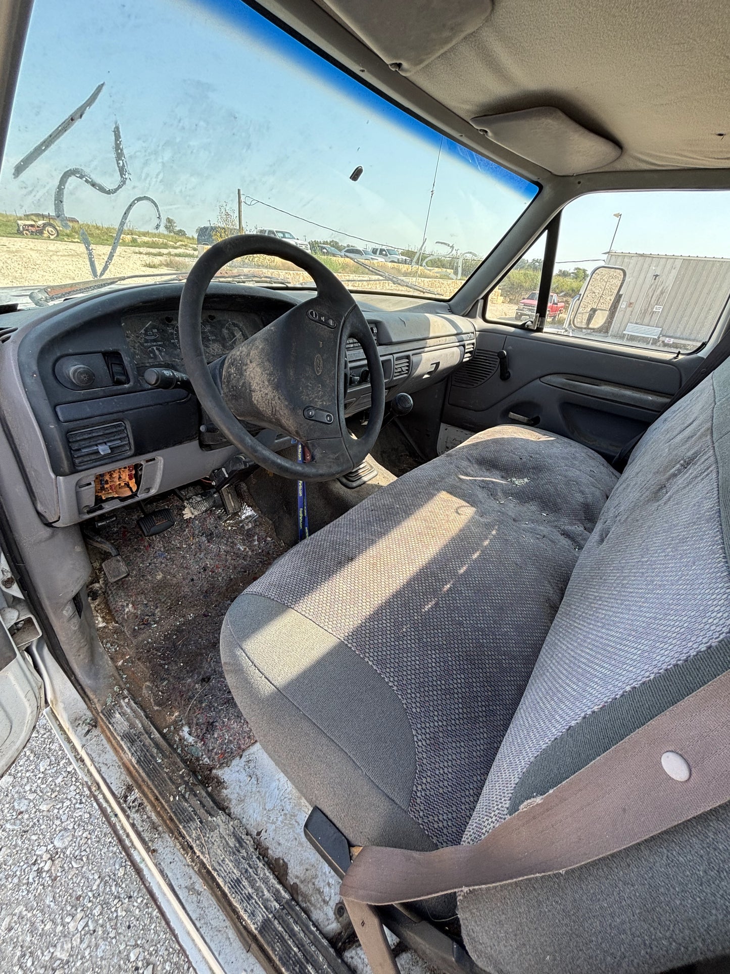 92-97 Ford F250 F350 LH Left Driver Front Door Y0 White Manual