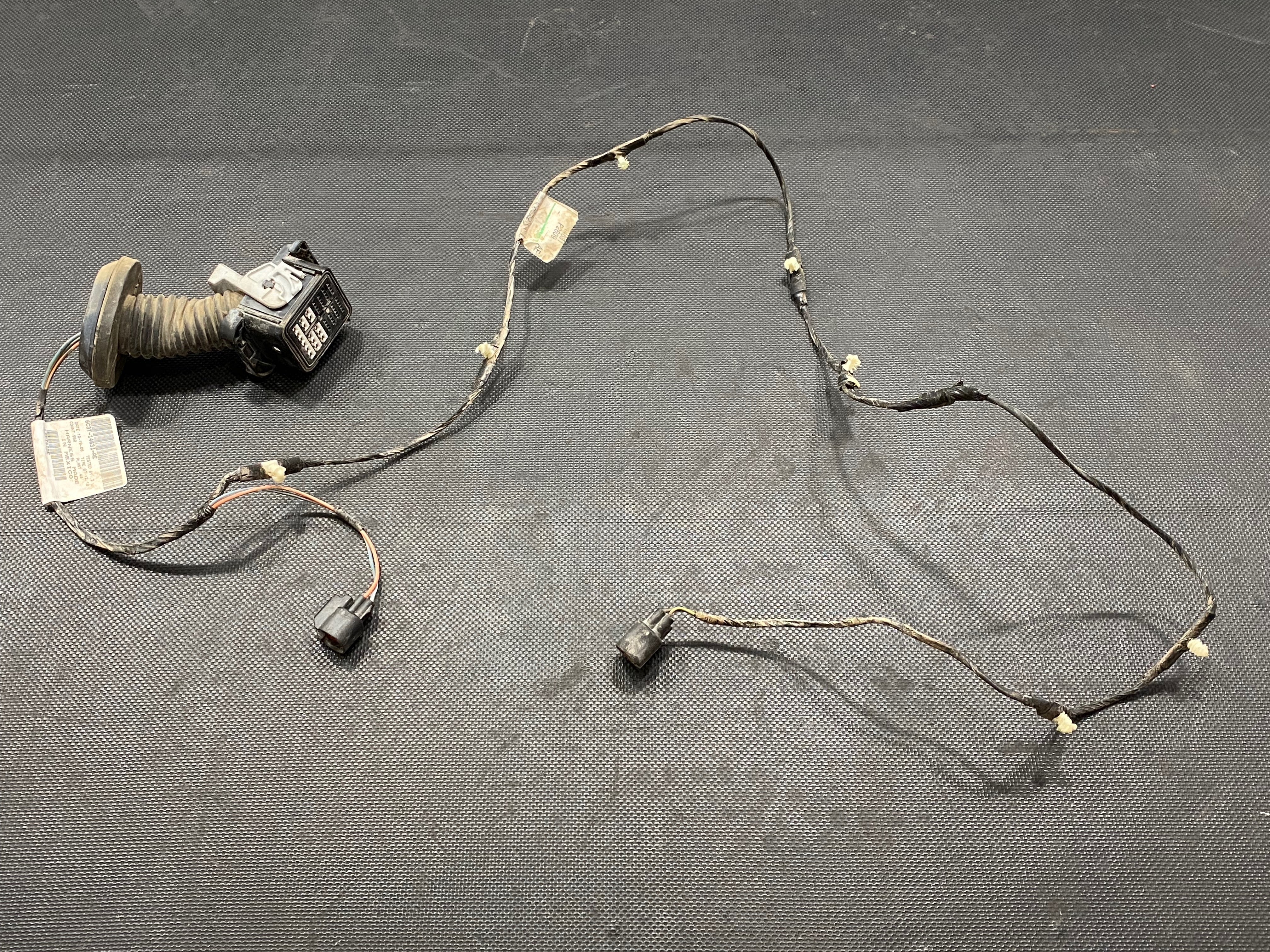 05-07 Ford F250 F350 LH Left Front Driver Door Wiring Harness