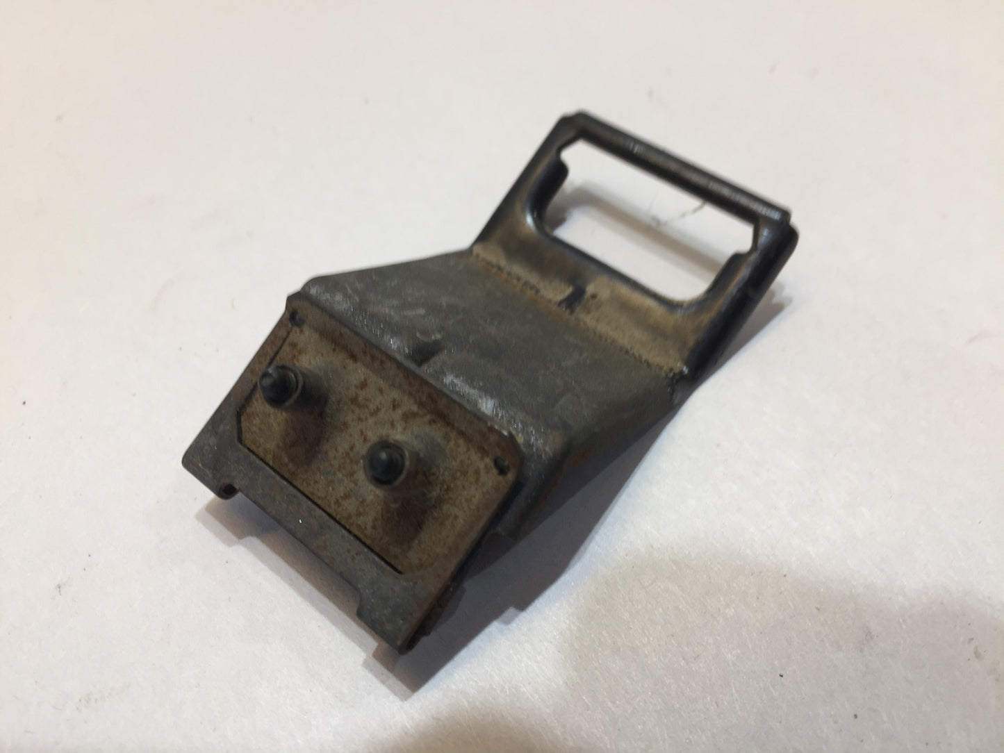 99-04 Ford F250 F350 Glove Box Latch Striker OEM