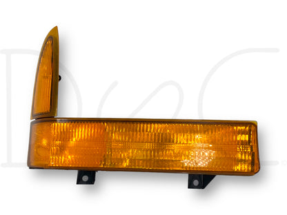 99-04 Ford F250 F350 RH Right Passenger Parking Light Turn Signal 1C3X-13B220-A