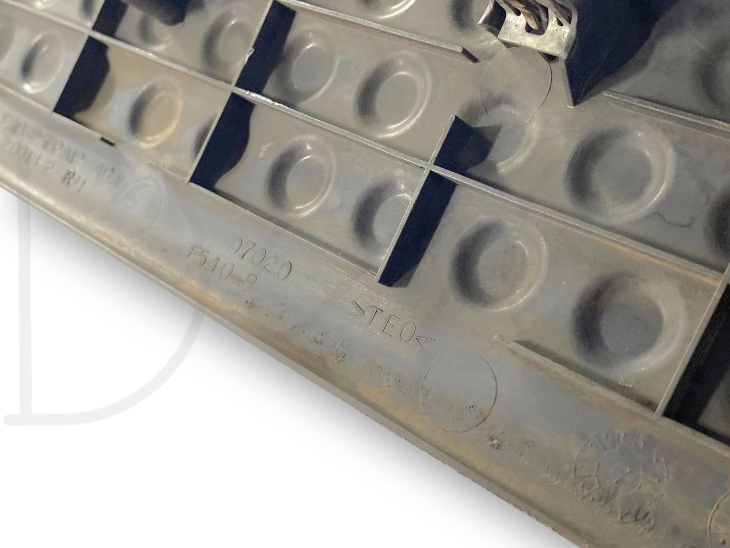 99-04 Ford F250 F350 RH Right Passenger Front Rocker Sill Trim Panel Gray OE