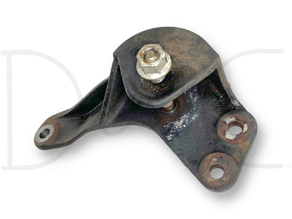 99-07 Ford F250 F350 2WD I-Beam Front Axle Pivot Mount Bracket Front RH Right
