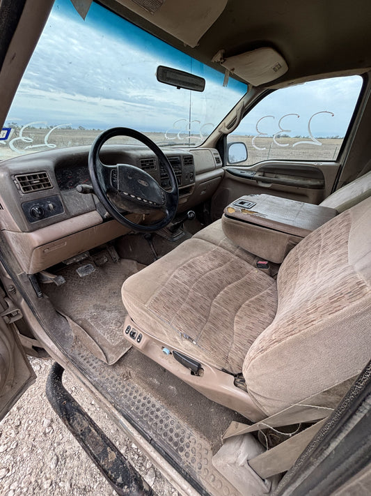 99-00 Ford F250 F350 Front Seat Set LH & RH Tan Cloth