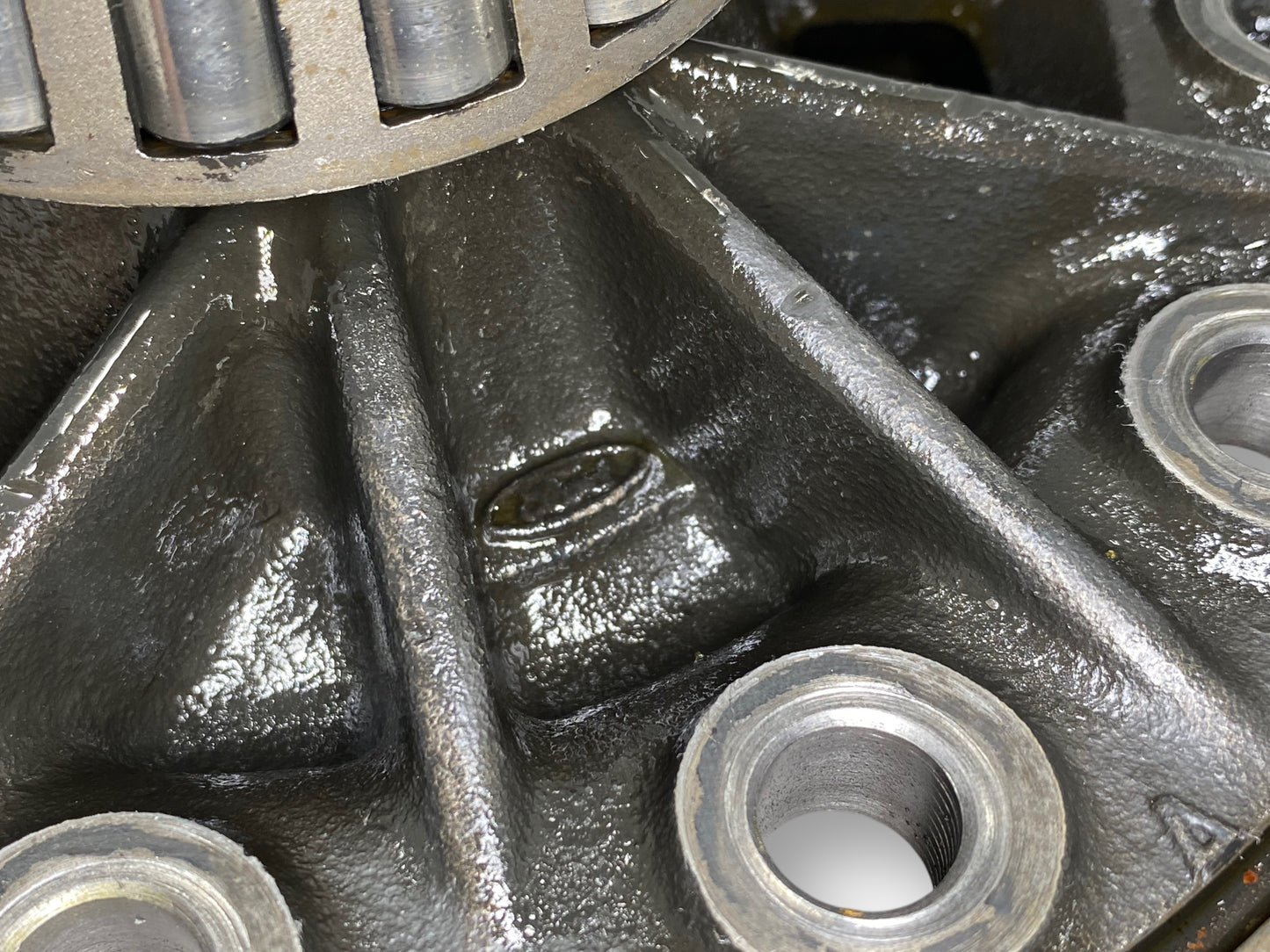 99-04 Ford F250 F350 SRW Sterling 10.5 Rear Axle Diff Carrier Open *Blem*