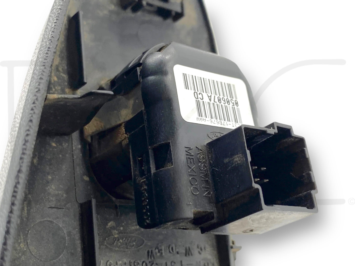 06-07 Ford F250 F350 LH Left Driver Front Power Window Lock Switch Panel Black