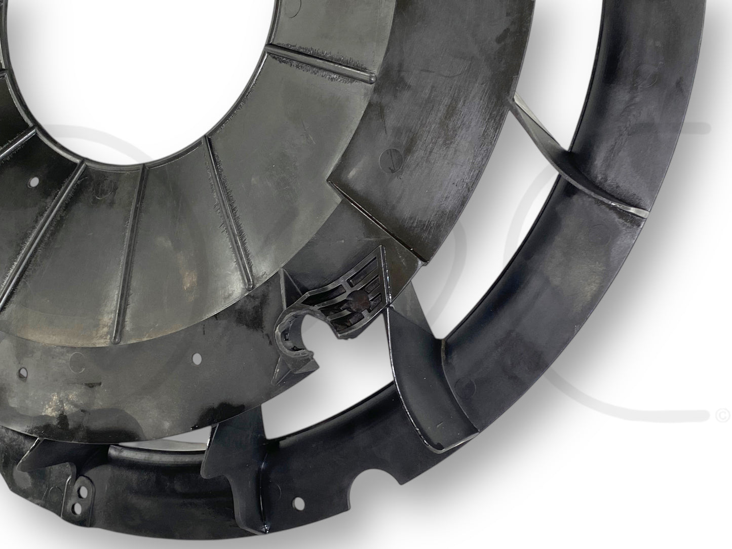 05-07 Ford F250 F350 6.0 6.0L Diesel Radiator Inner Fan Shroud 5C34-8B614 *Blem*