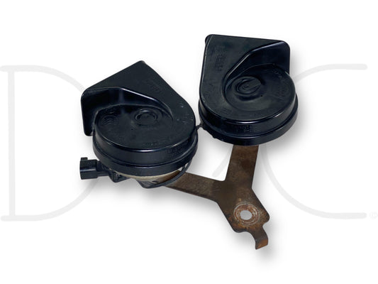08-10 Ford F250 F350 Super Duty Horn Pair OEM Dual Note Horns