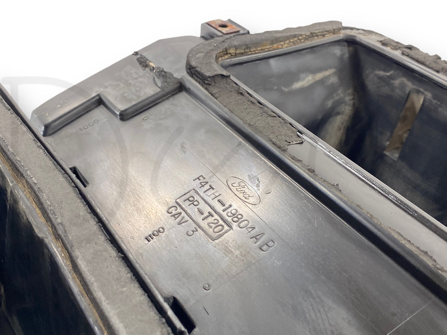 94-98 Ford F650 F750 HVAC Under Hood Exterior Air Box Blower Motor Housing A/C