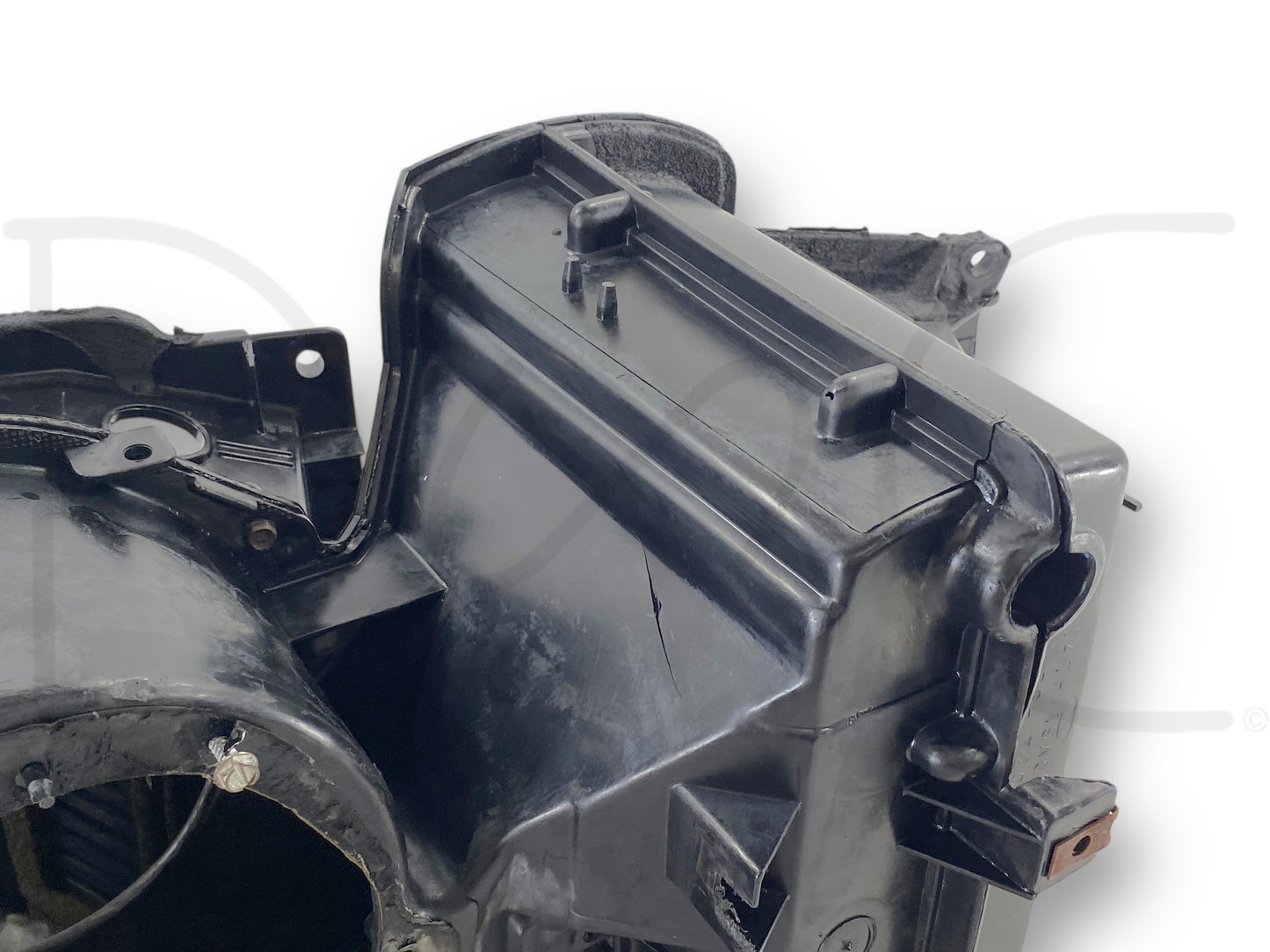 94-98 Ford F650 F750 HVAC Under Hood Exterior Air Box Blower Motor Housing A/C