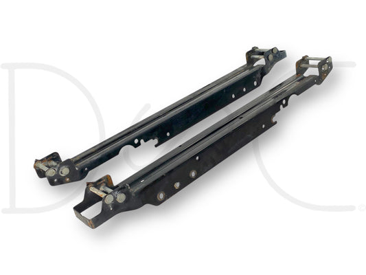 94-98 Ford F650 F750 F800 Radiator Mount Bracket Pair OE Brackets