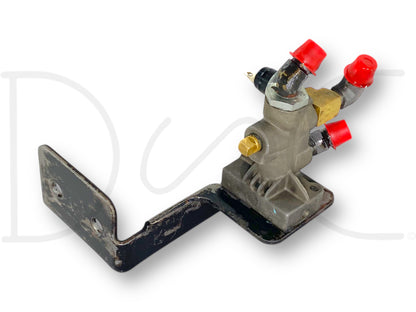 94-98 Ford F650 F750 F800 Brake Relay Control Valve 909828 W/ Bracket F0Ht-2A730