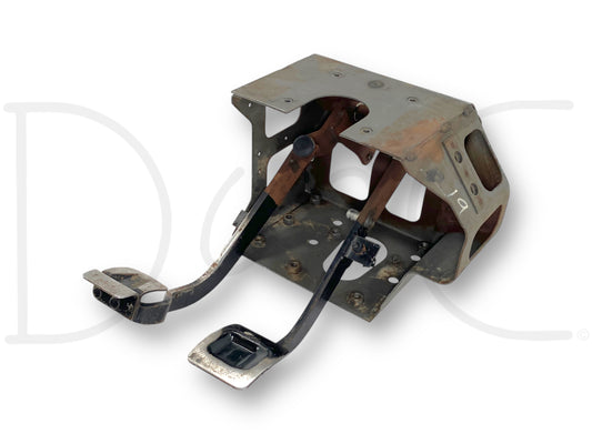 91-98 Ford F600 F650 F750 F800 Brake Clutch Pedal Assembly OEM F1Ht-2467-BA