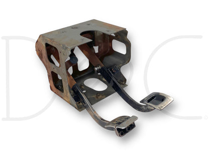 91-98 Ford F600 F650 F750 F800 Brake Clutch Pedal Assembly OEM F1Ht-2467-BA