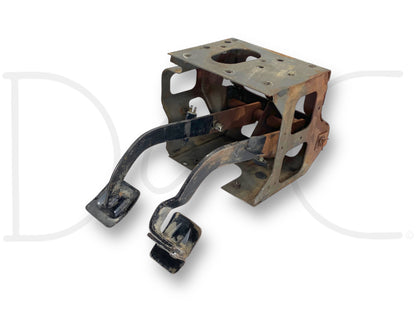 91-98 Ford F600 F650 F750 F800 Brake Clutch Pedal Assembly OEM F1Ht-2467-BA