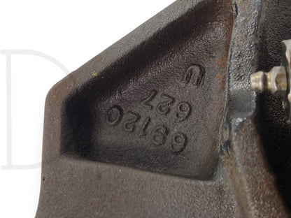 95-98 Ford F600 F650 F700 F800 Front Axle Steering Knuckle Spindle RH Right OEM