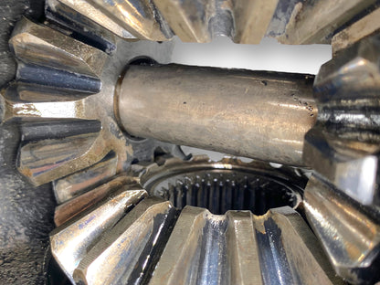 88-98 Chevy GMC C1500 10 Bolt Rear Axle Diff Differential Carrier 30 Spline
