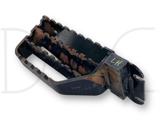 Cat 207-9731 Step LH Left Caterpillar Skid Steer Loader 226B 226B2 216B 216 228