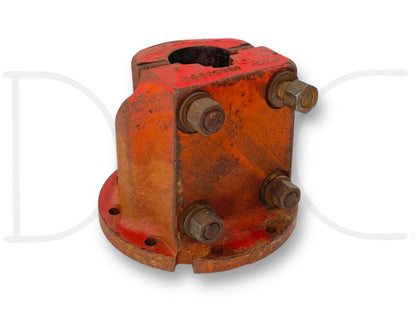 1976 International IH 1086 Tractor Outer Dual Rear Wheel Hub 3.5" Axle 530085R1