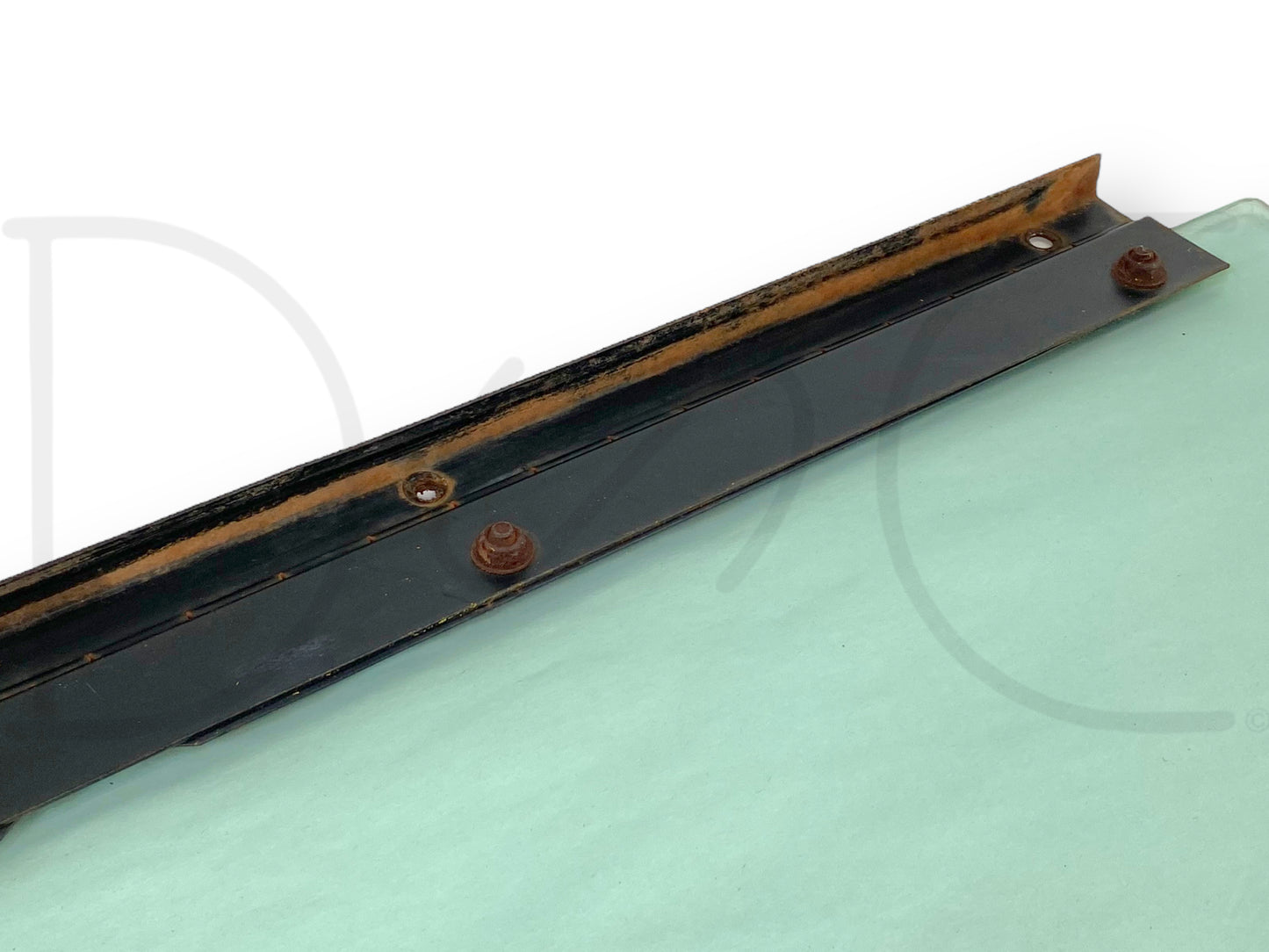 1976 International IH 1086 Tractor RH Quarter Window Glass W/ Hinge 109319C2