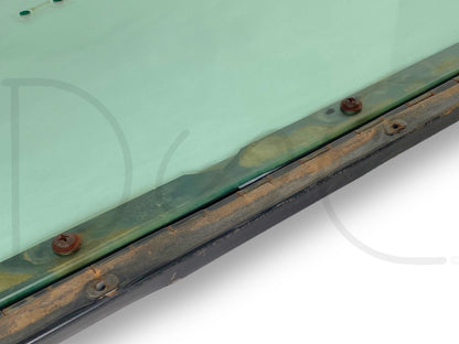 1976 International IH 1086 Tractor RH Quarter Window Glass W/ Hinge 109319C2