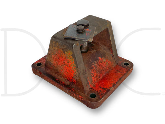 International IH 1086 Tractor Front Drawbar Pivot Support Bracket 108508C1