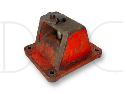 International IH 1086 Tractor Front Drawbar Pivot Support Bracket 108508C1