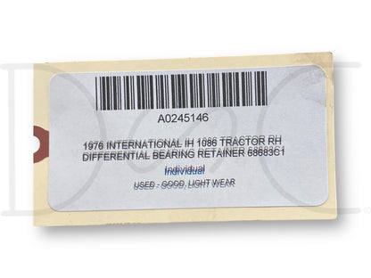 1976 International IH 1086 Tractor RH Differential Bearing Retainer 68683C1