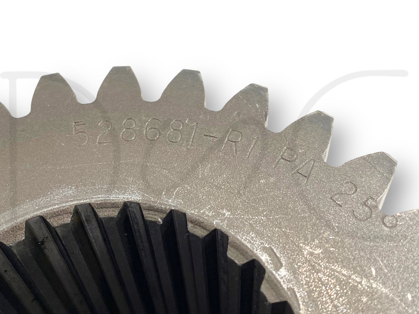 International IH 1086 Tractor Range Transmission Lo Drive Gear 28 - 33T 528681R1