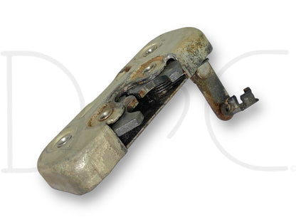 1976 International IH 1086 Tractor RH Right Door Latch Assembly 111472C1