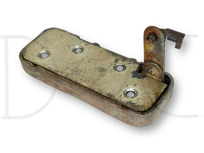 1976 International IH 1086 Tractor RH Right Door Latch Assembly 111472C1