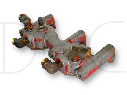 1976 International IH 1086 Tractor Diesel Fuel Filter Head 676143C1