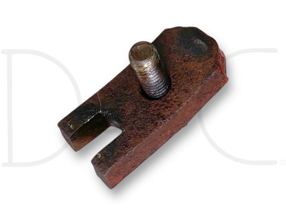 1976 International IH 1086 Tractor Dt414 Fuel Injector Retainer Clamp 675479C2