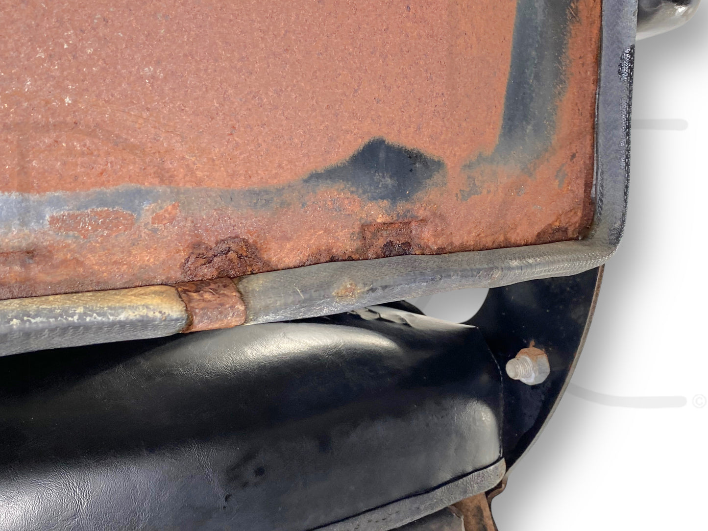 International IH 1086 Tractor Vertical Acting Suspension Seat Assembly 118580C91