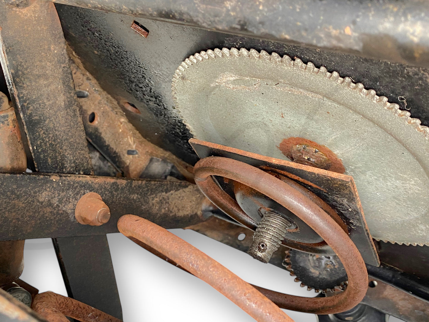 International IH 1086 Tractor Vertical Acting Suspension Seat Assembly 118580C91