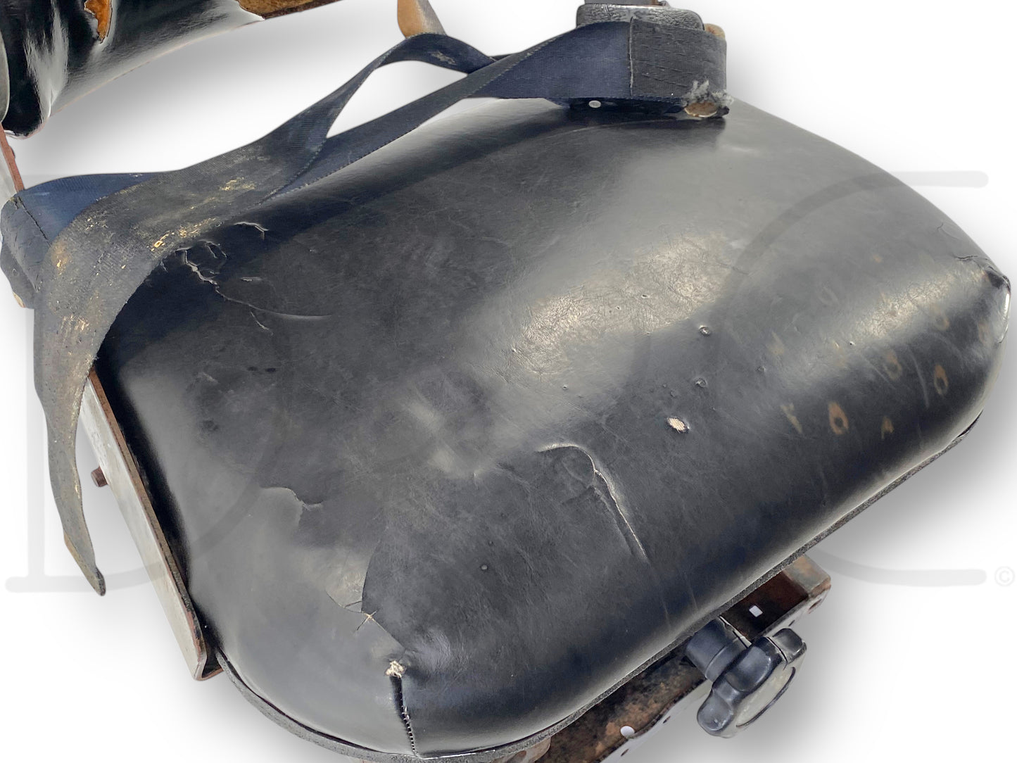 International IH 1086 Tractor Vertical Acting Suspension Seat Assembly 118580C91