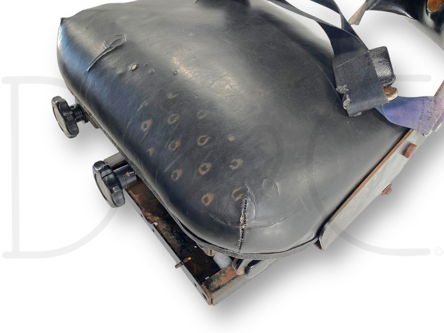 International IH 1086 Tractor Vertical Acting Suspension Seat Assembly 118580C91