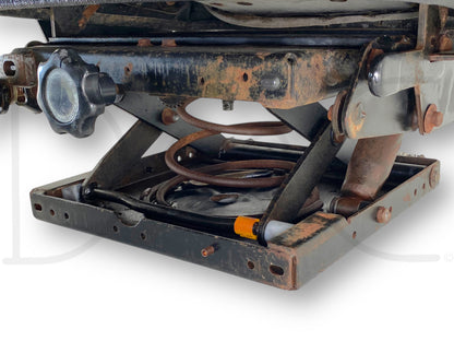 International IH 1086 Tractor Vertical Acting Suspension Seat Assembly 118580C91