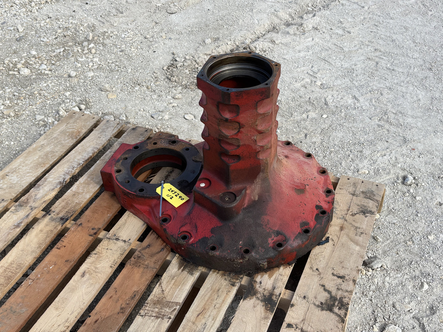 1976 International IH 1086 Tractor Rear Axle Housing Carrier 143528C1 380224R6