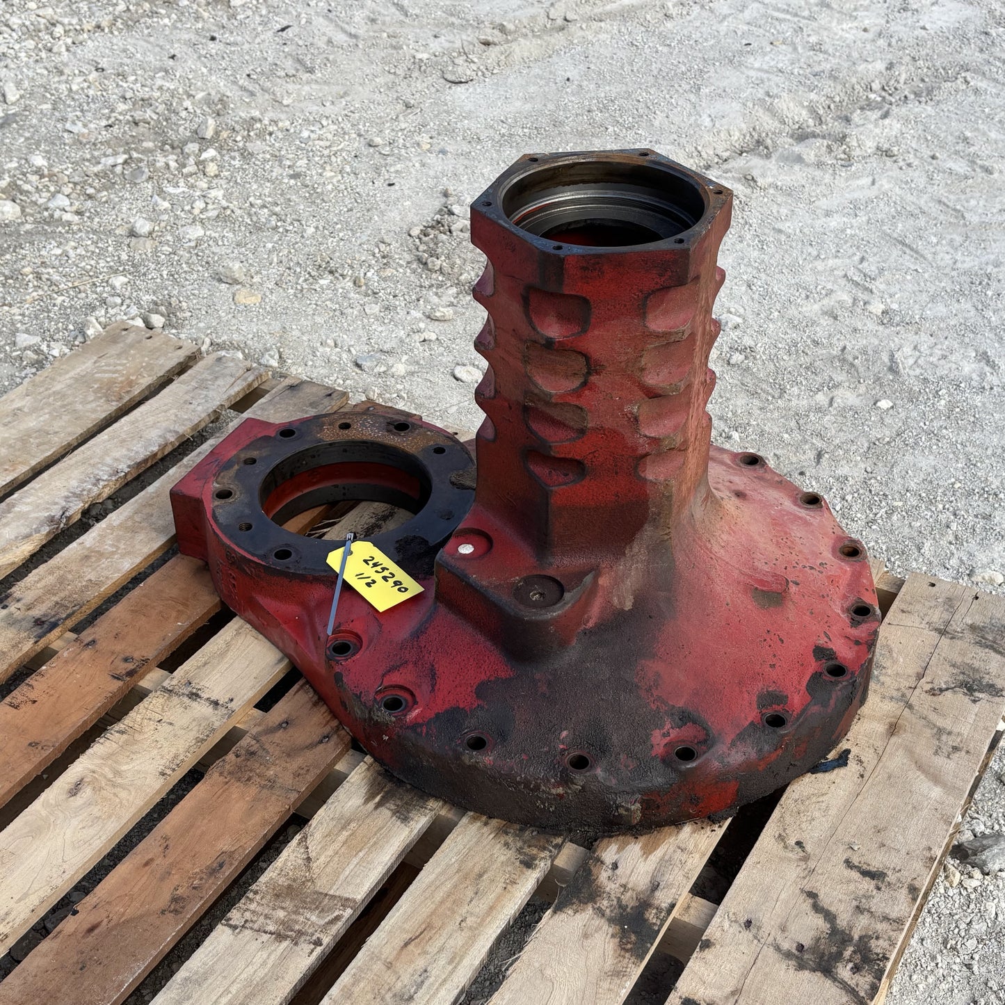 1976 International IH 1086 Tractor Rear Axle Housing Carrier 143528C1 380224R6