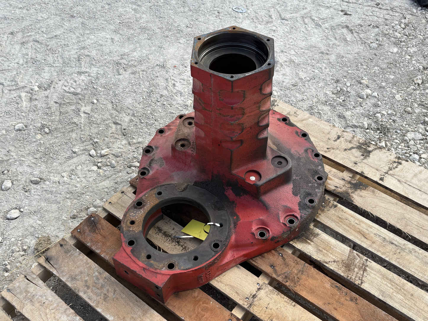 1976 International IH 1086 Tractor Rear Axle Housing Carrier 143528C1 380224R6