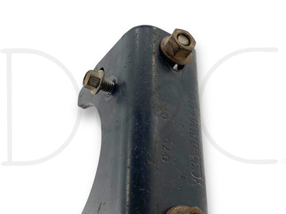 99-04 Ford F250 F350 RH Right Passenger Rear Axle Lower Shock Mount Bracket OEM