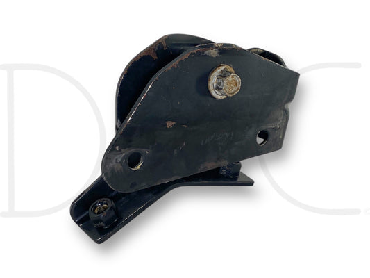99-07 Ford F250 F350 2WD I-Beam Front Axle Pivot Mount Bracket Front LH Left OE