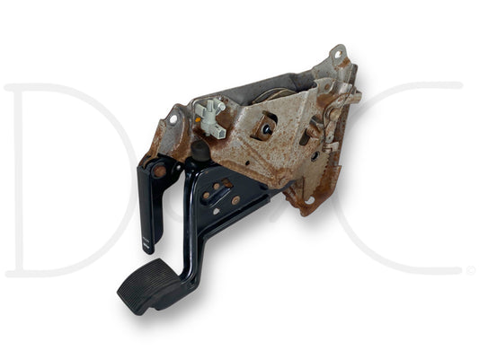 02-04 Ford F250 F350 Emergency Parking Brake Pedal Assembly Hood Release OEM