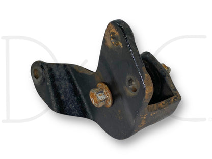 99-07 Ford F250 F350 2WD I-Beam Front Axle Pivot Mount Bracket Front RH Right