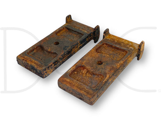 88-97 Ford F450 Rear Auxiliary Leaf Spring Spacer Mount Set E8Ta-5594-Aa