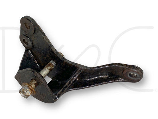 99-07 Ford F250 F350 2WD I-Beam Front Axle Pivot Mount Bracket Front RH Right