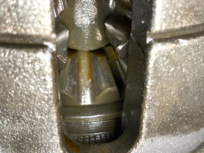99-04 Ford F350 DRW DANA 80 Rear Axle Diff Carrier Limited Slip